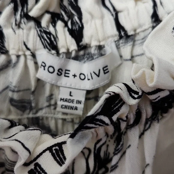 Rose & Olive Blouse - Picture 2 of 3